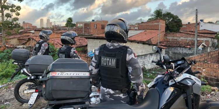 Polícia Militar apreende adolescente com drogas, duas vezes seguidas, no final de semana