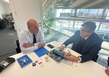 Governador busca voos da Europa para a Paraíba em reunião com gerente de companhia aérea