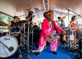 Bloco Muriçocas do Miramar faz homenagem a Chico César no Carnaval 2024