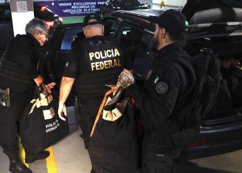 Planos golpistas citavam filho de general na Abin e Clube Militar silencia