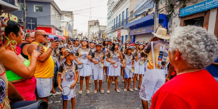 Evento encerra Carnaval com multidão em quatro polos do Centro Histórico