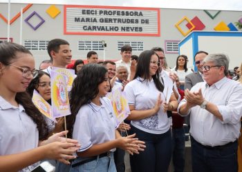 Governador inaugura escola, nova agência da Cagepa e autoriza obras de infraestrutura hídrica em Caiçara