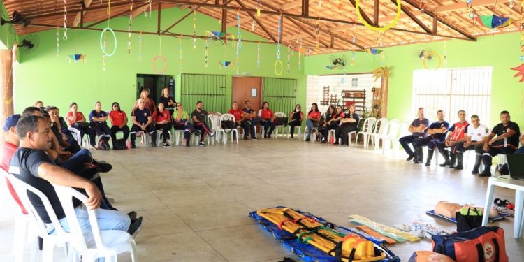Equipes do SAMU participam de requalificação profissional em Picuí