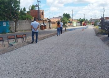 Prefeitura de Pitimbu pavimenta oito ruas em Acaú