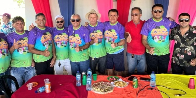 Wilson Santiago prestigia carnaval no Sertão, visita nove municípios e mostra força na região