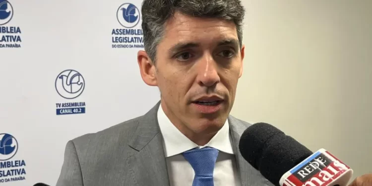 Tovar Correia Lima apresenta projeto de lei que amplia diagnóstico e tratamento para autistas