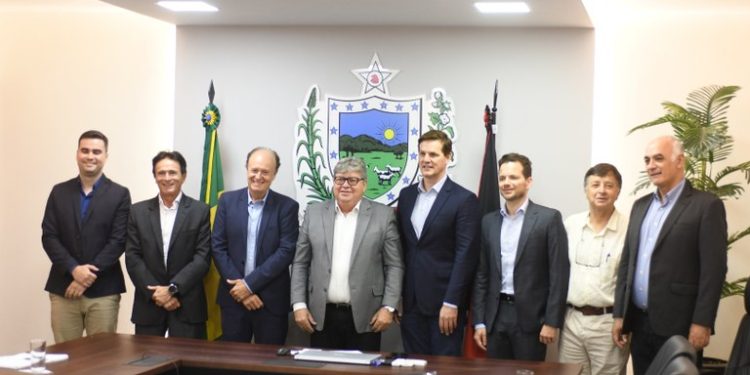 João Azevêdo discute investimentos de US$ 105 milhões no Procase II com representantes do Fida e do BID