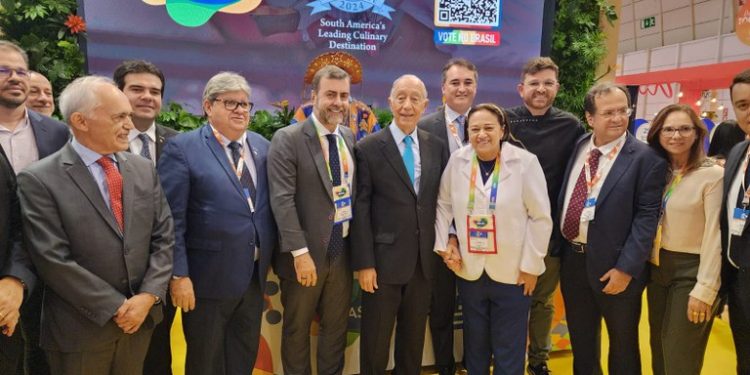 Presidente de Portugal é recebido por João Azevêdo no estande da Paraíba na abertura da Bolsa de Turismo de Lisboa