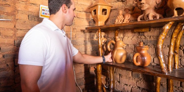 Em Pombal, governador em exercício visita quilombo e entrega equipamentos em cooperativa de produtores rurais