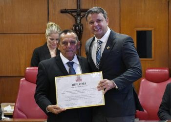 Empresário da construção civil, Francisco Erinaldo Fernandes Dutra, recebe a cidadania pessoense