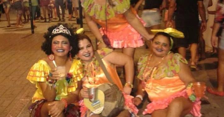 Cafuçu comemora 35 anos desfilando alegria, irreverência e muita extravagância pelo Centro de João Pessoa