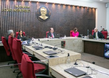 TCE impõe a prefeito débito superior a R$ 738 mil por gastos públicos não comprovados