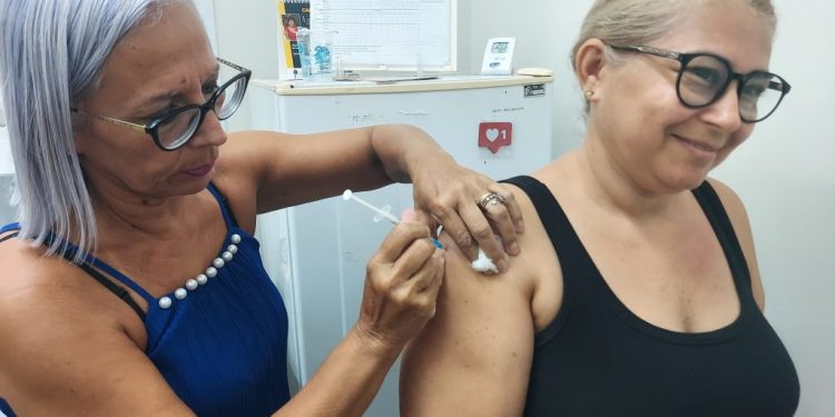 Vacinação em João Pessoa acontece nesta quinta-feira das 12h às 21h