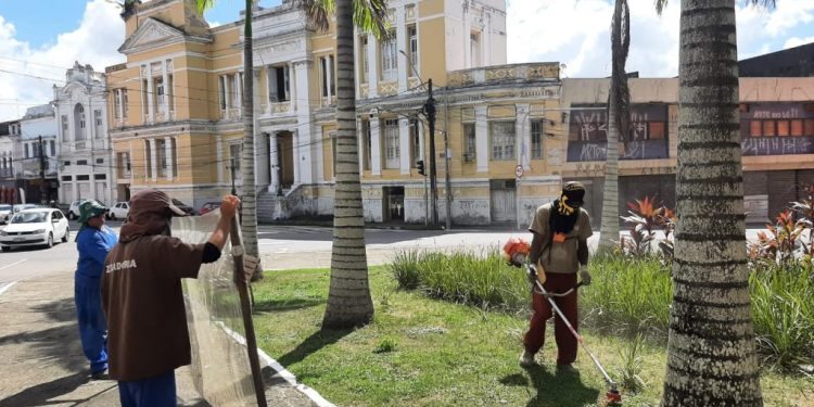 Sedurb revitaliza praças para desfile de blocos de Carnaval no Centro Histórico
