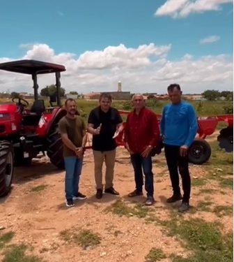 Prefeito de Belém do Brejo do Cruz agradece a Veneziano por equipamentos agrícolas: “Sempre a favor do nosso povo”