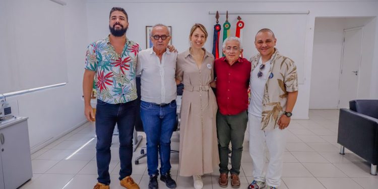 Cícero Lucena se reúne com representantes da Cidade da Imagem e projeta Festival Internacional de Cinema em maio
