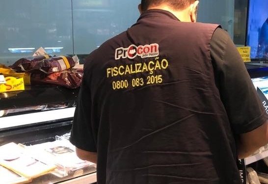 Procon-JP e Vigilância Sanitária realizam fiscalização em supermercados e apreendem produtos