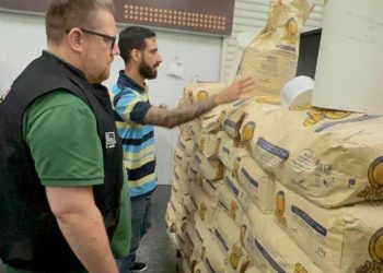Procon-JP apreende em supermercado mais de duas toneladas de farinha de trigo com validade vencida
