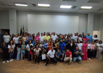 Comerciantes são contemplados com linha de crédito em evento que homenageou destaques do empreendedorismo em João Pessoa