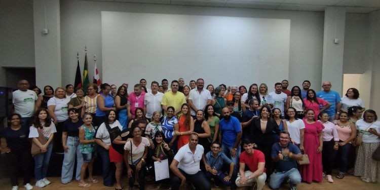 Comerciantes são contemplados com linha de crédito em evento que homenageou destaques do empreendedorismo em João Pessoa