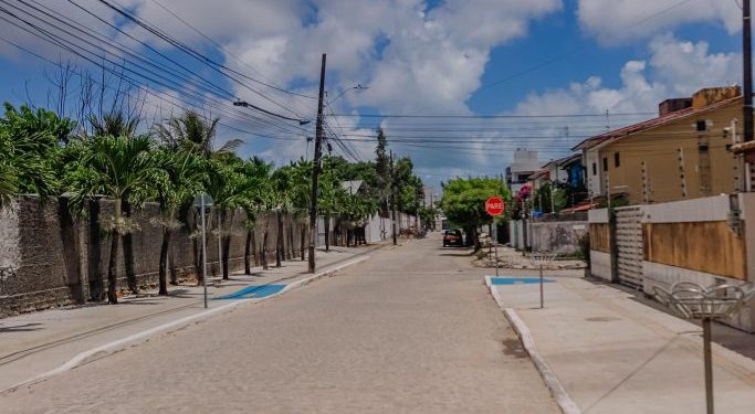 Cícero Lucena entrega 56 novas ruas e Prefeitura chega à marca de 389 vias pavimentadas na atual gestão