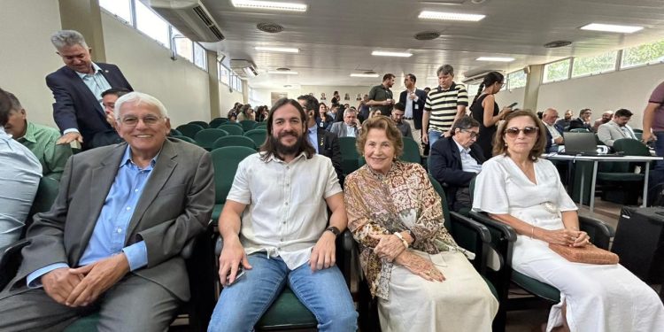 Nilda Gondim participa de entrega de equipamentos ao Hospital Lauro Wanderley, que teve R$ 1,9 milhão de suas emendas e de Veneziano