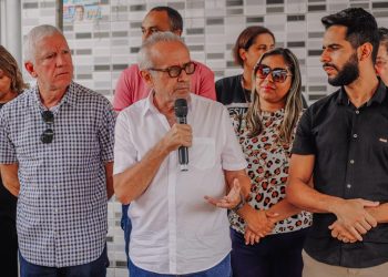 Cícero Lucena autoriza obras em 10 ruas de Gramame