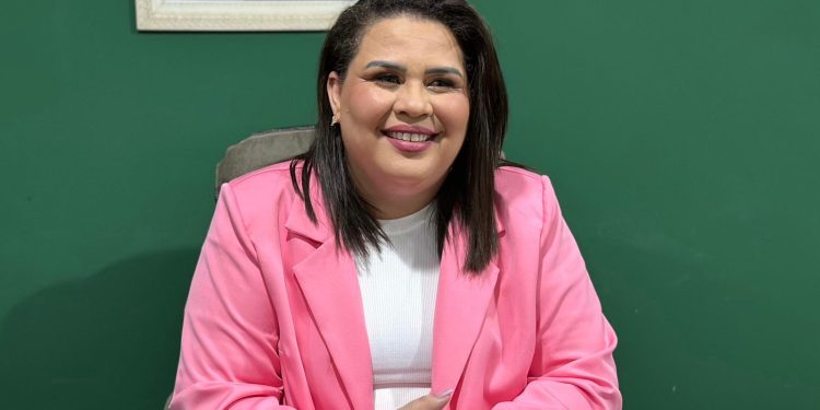 VALORIZAÇÃO: Luciene Gomes atualiza tabela salarial de todas as categorias dos servidores municipais de Bayeux