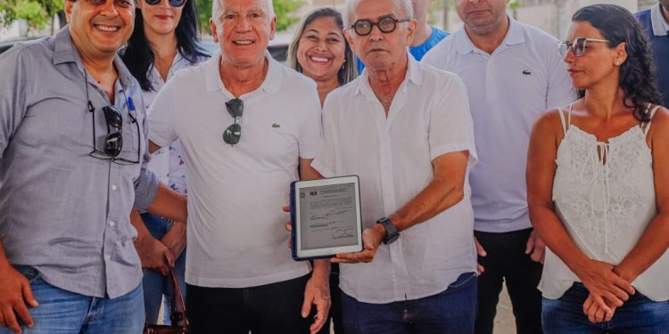 Cícero Lucena autoriza obras de pavimentação, com infraestrutura completa, em 15 ruas de oito bairros da Capital