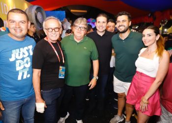 Cícero Lucena celebra momento especial de João Pessoa nos eventos culturais e destaca tradição do Carnaval de rua e parceria com o Governo do Estado