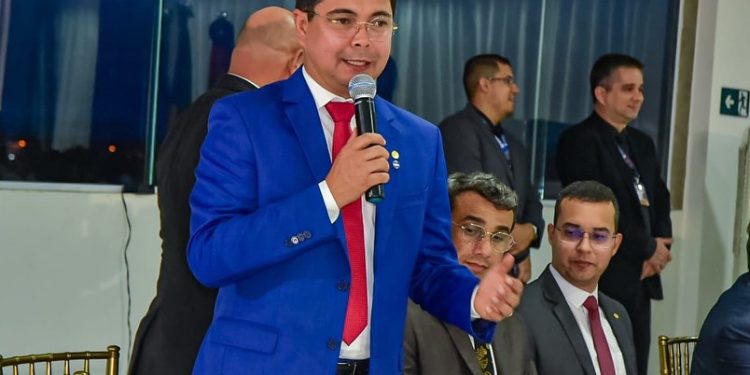 Deputado Juscelino do Peixe prestigia festejos no Sertão durante o Carnaval 2024