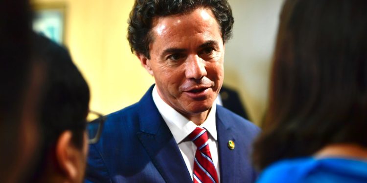 Veneziano vê preocupação com dados que apontam a Paraíba com 8ª maior taxa de desempregados