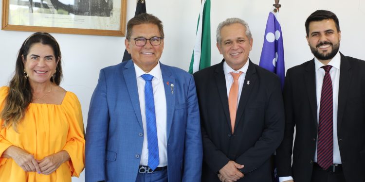 Adriano Galdino e Wilson Filho fazem visita institucional à UFPB