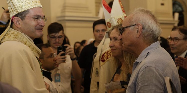 Cícero Lucena dá boas-vindas a Dom Alcivan Tadeus e deseja cumprimento de missão de paz junto aos fiéis