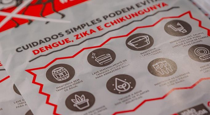 Prefeitura promove ação educativa de combate à dengue em praças, condomínios, bares e restaurantes do Bessa