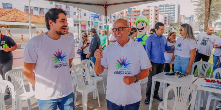 Cícero Lucena destaca assistência especializada da Prefeitura e projeta ampliar acolhimento de pacientes raros na Capital