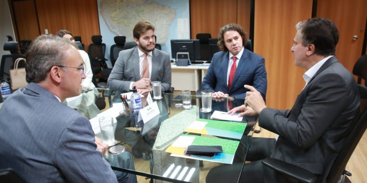 Veneziano solicita que Ministério da Educação implante IFPB em 3 cidades da Paraíba e amplie os de Campina Grande e Bayeux