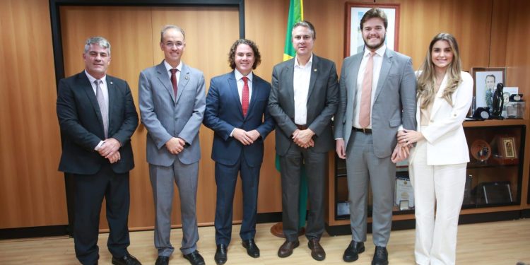 Veneziano solicita que Ministério da Educação implante IFPB em 3 cidades da Paraíba e amplie os de Campina Grande e Bayeux