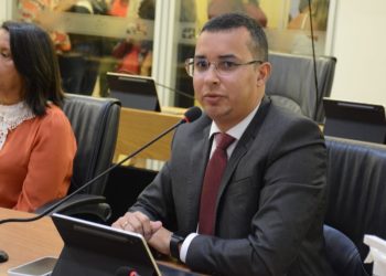Alexandre de Zezé comemora manutenção de PL que prevê compensação ambiental por empreendimentos de energias renováveis
