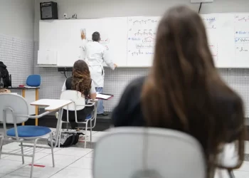 Prazo para adesão ao Programa Pé-de-Meia termina no próximo domingo