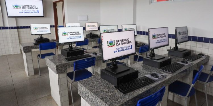 Governador inaugura escola, nova agência da Cagepa e autoriza obras de infraestrutura hídrica em Caiçara