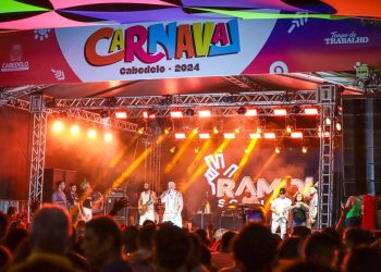 Axé de Rafa e Pipo e Ramon Schnayder encerram Carnaval de Cabedelo