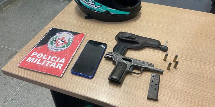 Ações da PM em Campina Grande recuperam veículos roubados, e prendem acusados por tráfico, porte ilegal de arma e crimes patrimoniais