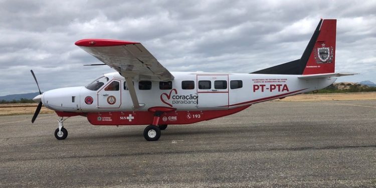 Grupo de Resgate Aeromédico transfere paciente que sofreu infarto no Piauí para realizar cateterismo em Patos