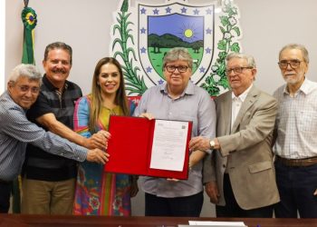 João Azevêdo autoriza ordem de serviço para obra do contorno de Areia com investimentos de R$ 17 milhões