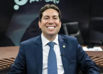 Felipe Leitão impõe condição para se filiar ao PSB: “Desde que esteja no comando de João”