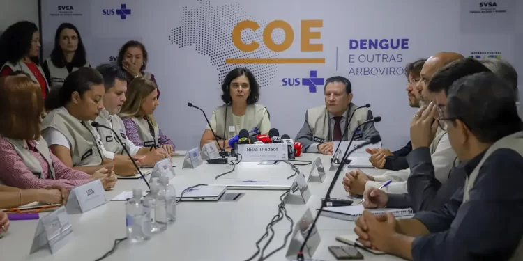 Ministério da Saúde estuda ampliar oferta da vacina contra dengue