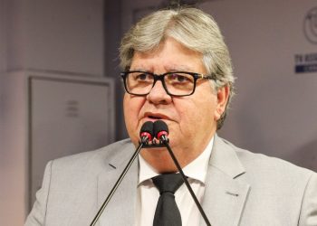 João Azevêdo presta contas das ações do governo em abertura dos trabalhos da ALPB