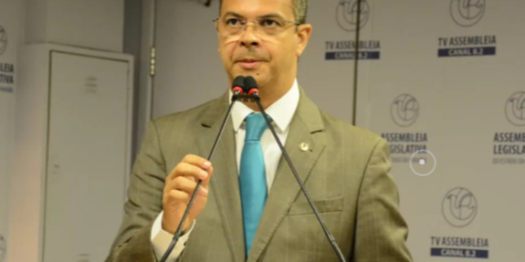 Lei do deputado Jutay Meneses garante aos idosos prioridade no atendimento na teleconsulta médica