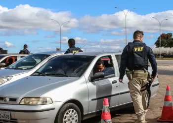 PRF dá dicas de segurança para quem vai pegar a estrada no carnaval